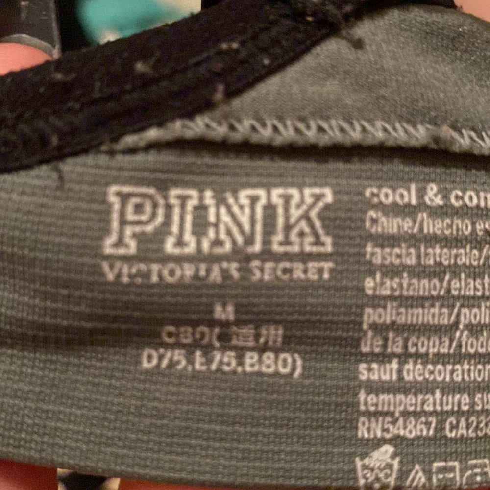 Pink bras - Picture 6 of 6